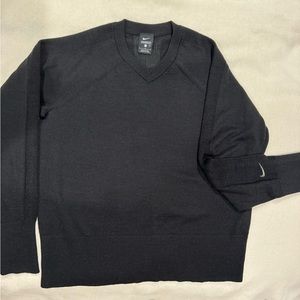 Nike women’s V Neck sweater SZ L, 52% wool and 48% polyester! Great condition